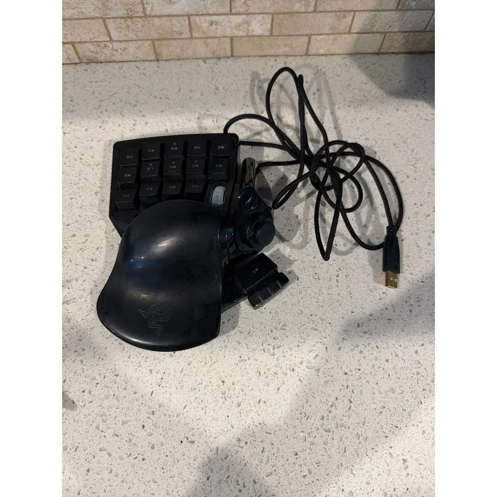 Razer Carcharias Gaming Headset Black Over Ear PC‎